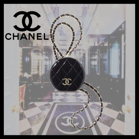 chanel clutch with chain 2021.